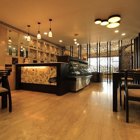 Hotel Southern Residency Kelambākkam Екстериор снимка