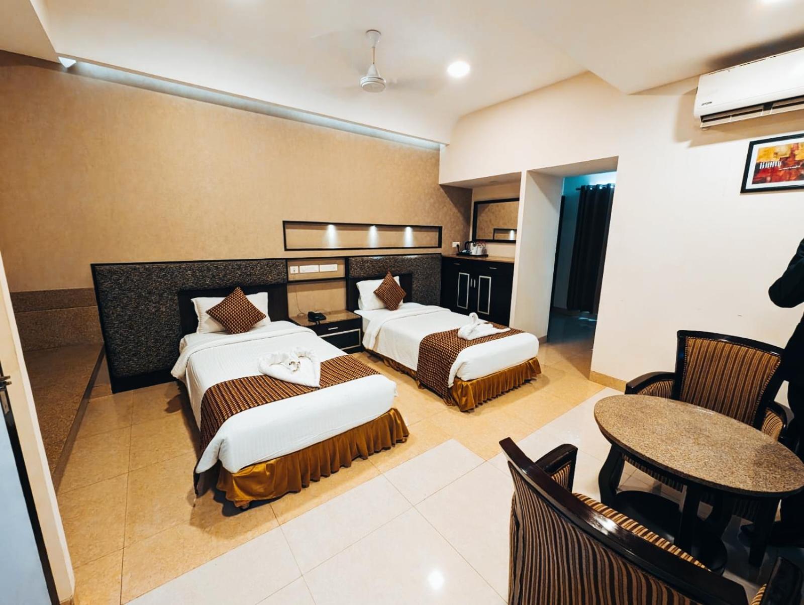 Hotel Southern Residency Kelambākkam Екстериор снимка