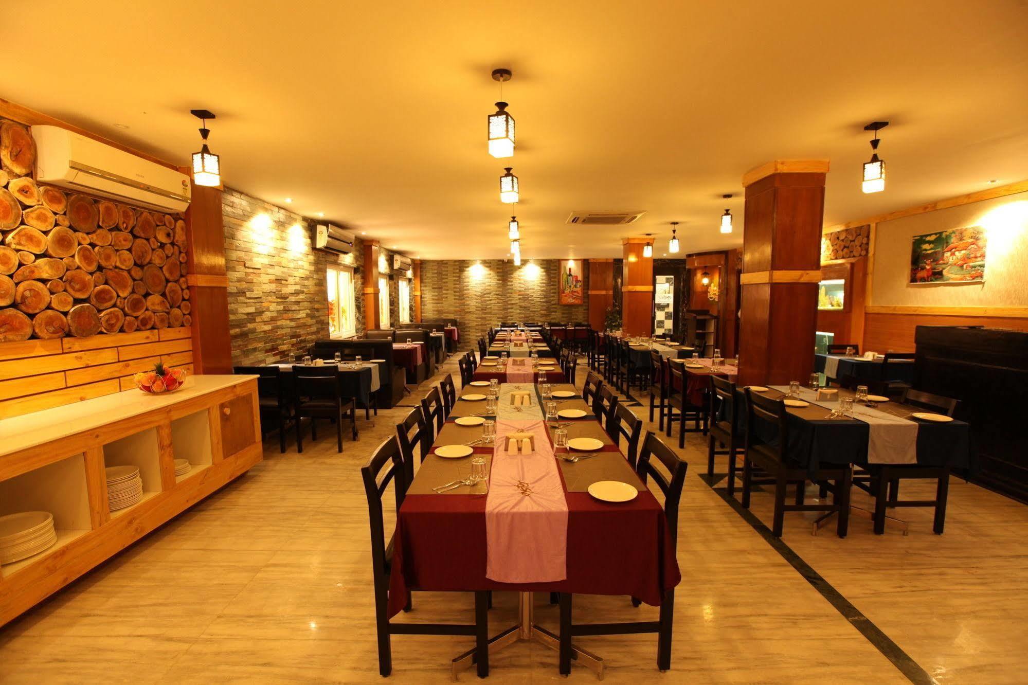 Hotel Southern Residency Kelambākkam Екстериор снимка